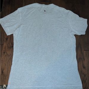 Lululemon 5 year basic tee large